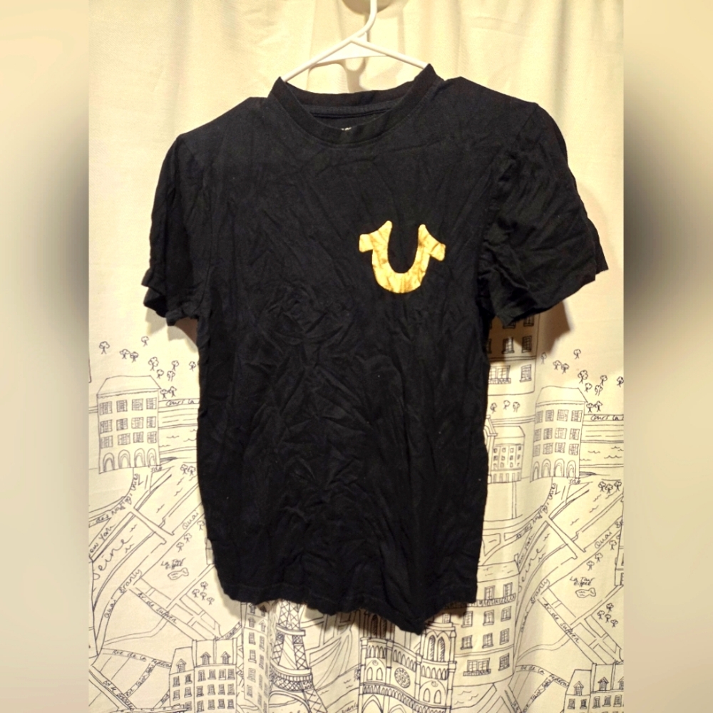 EUC Unisex Black True Religion Tee With Gold Horseshoe Logo Size Small